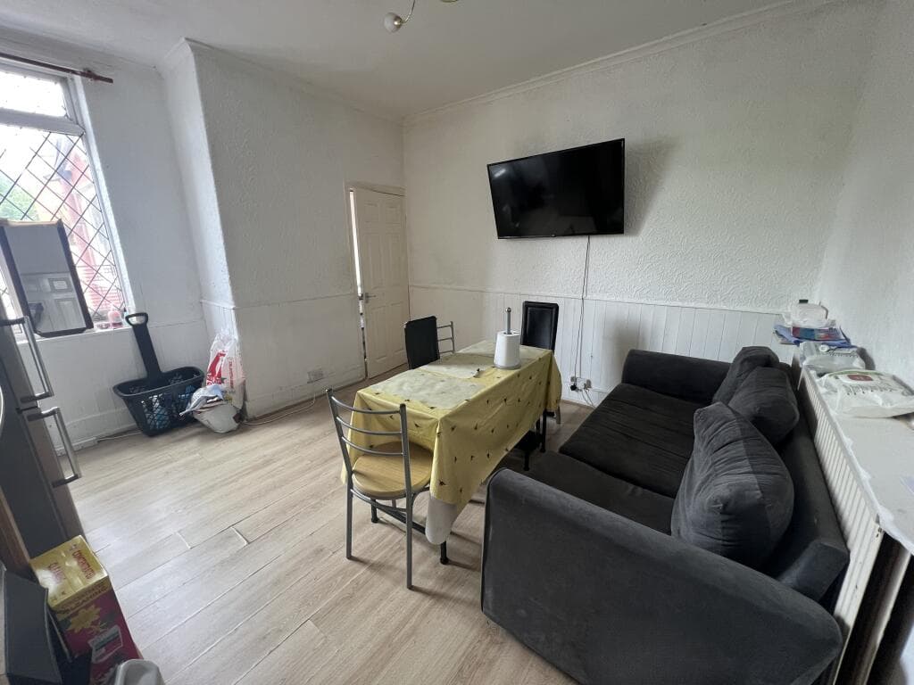 Forshaw Street, Denton - Image 4