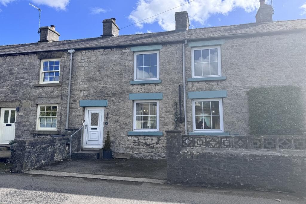Litton Dale, Litton, Buxton - Image 1