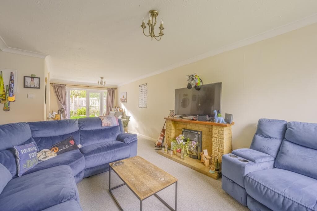 Camton Road, Swindon, SN5 5TP - Image 2