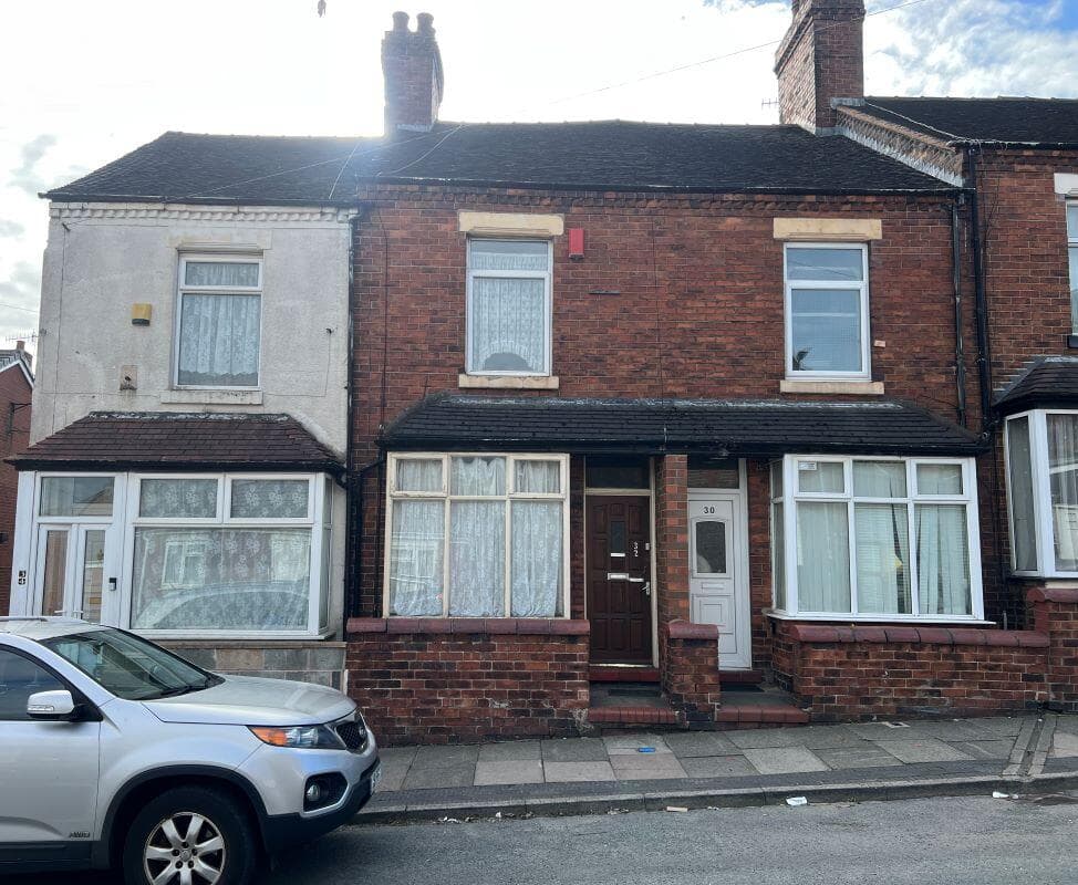 View property at 32 Avoca Street, Stoke-on-Trent, Staffordshire, ST1 2NT