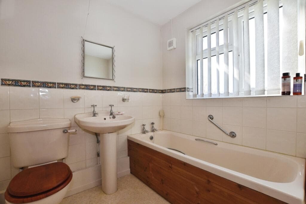 Empingham Road, Stamford - Image 11