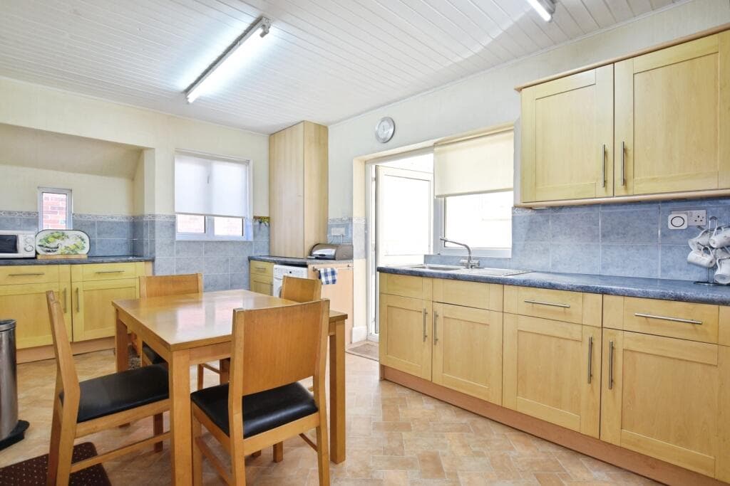 Empingham Road, Stamford - Image 8
