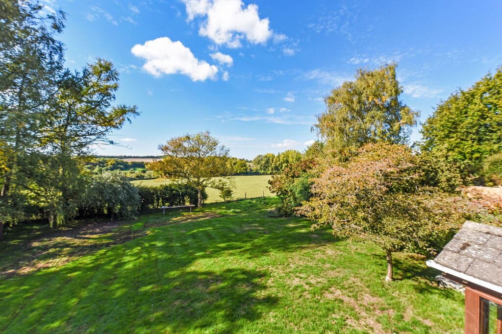 Carey Down, New Farm Road, Alresford - Image 3