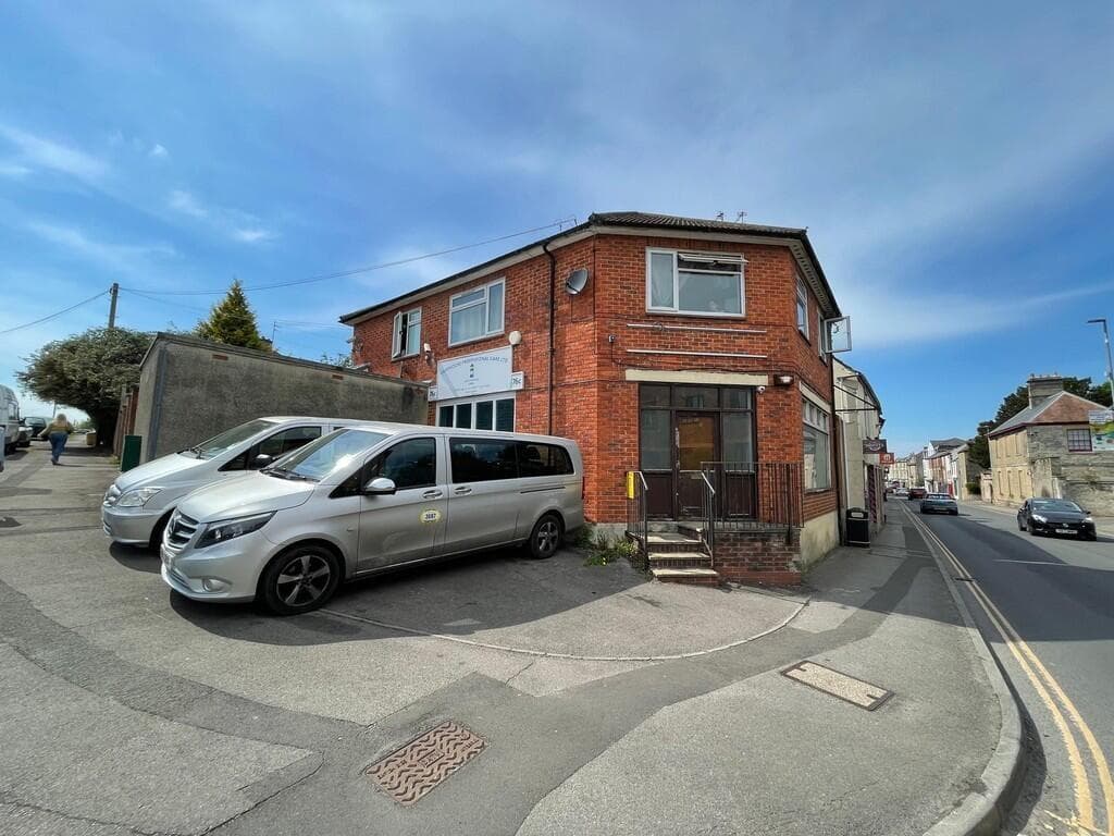 East Street, Warminster, Wiltshire, BA12 - Image 1