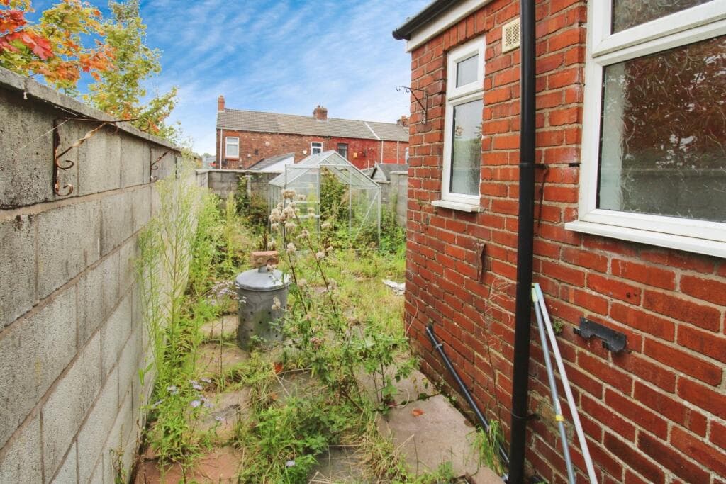 Cowley Street, St. Helens, Merseyside, WA10 - Image 9