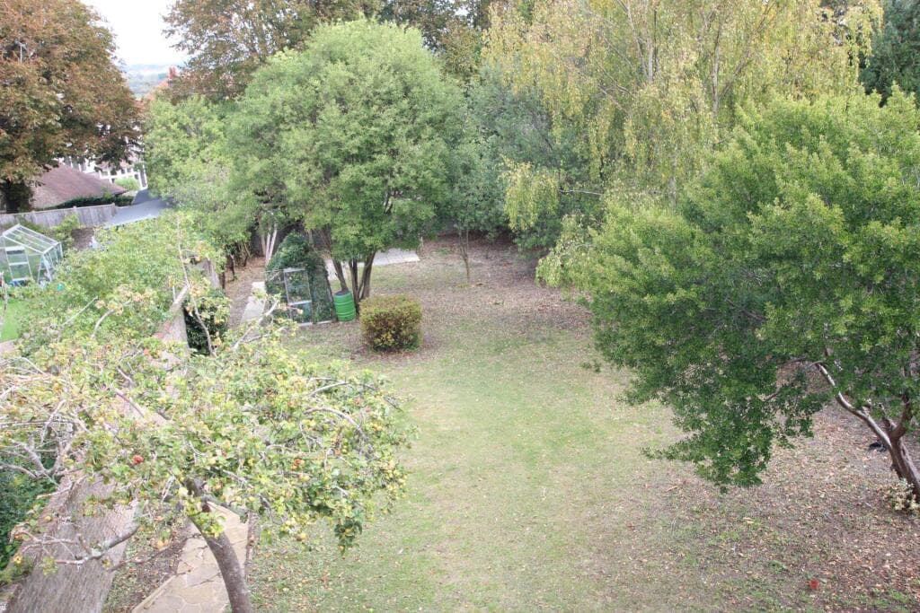 Ashburnham Gardens, Eastbourne, BN21 2NA - Image 10
