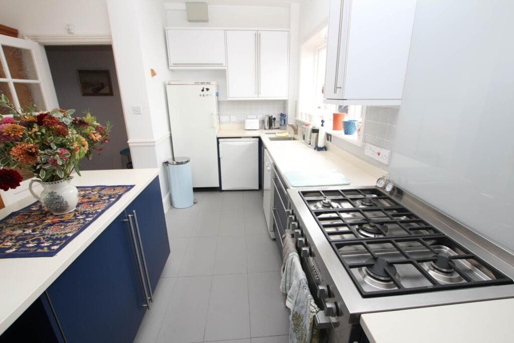 Ashburnham Gardens, Eastbourne, BN21 2NA - Image 6