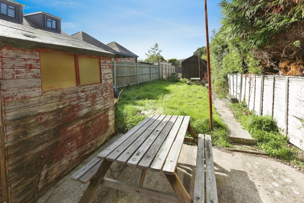 Paxton Road, Fareham - Image 10