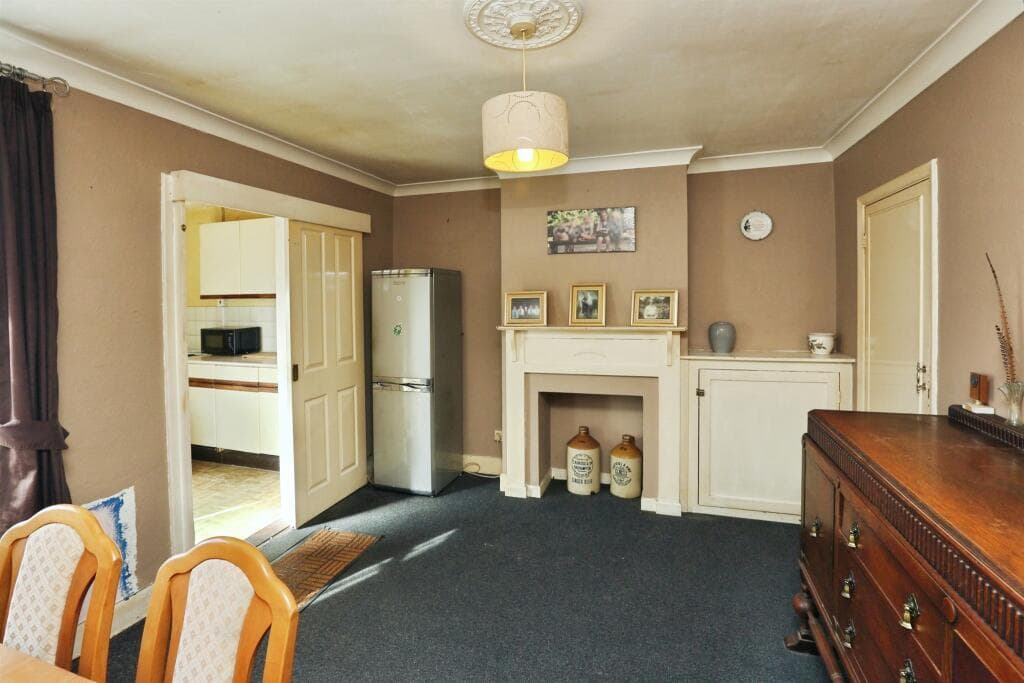 Paxton Road, Fareham - Image 6