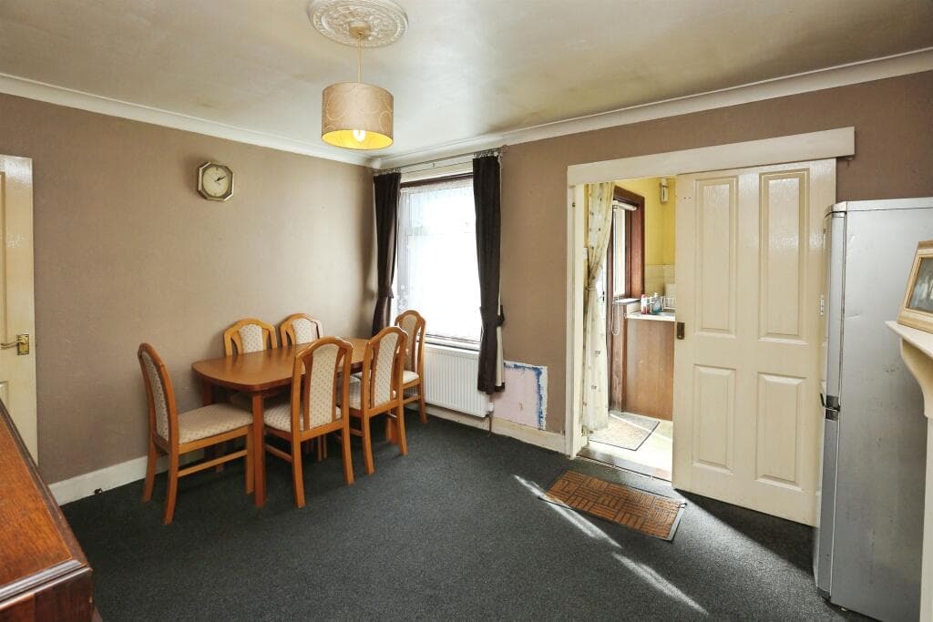 Paxton Road, Fareham - Image 7