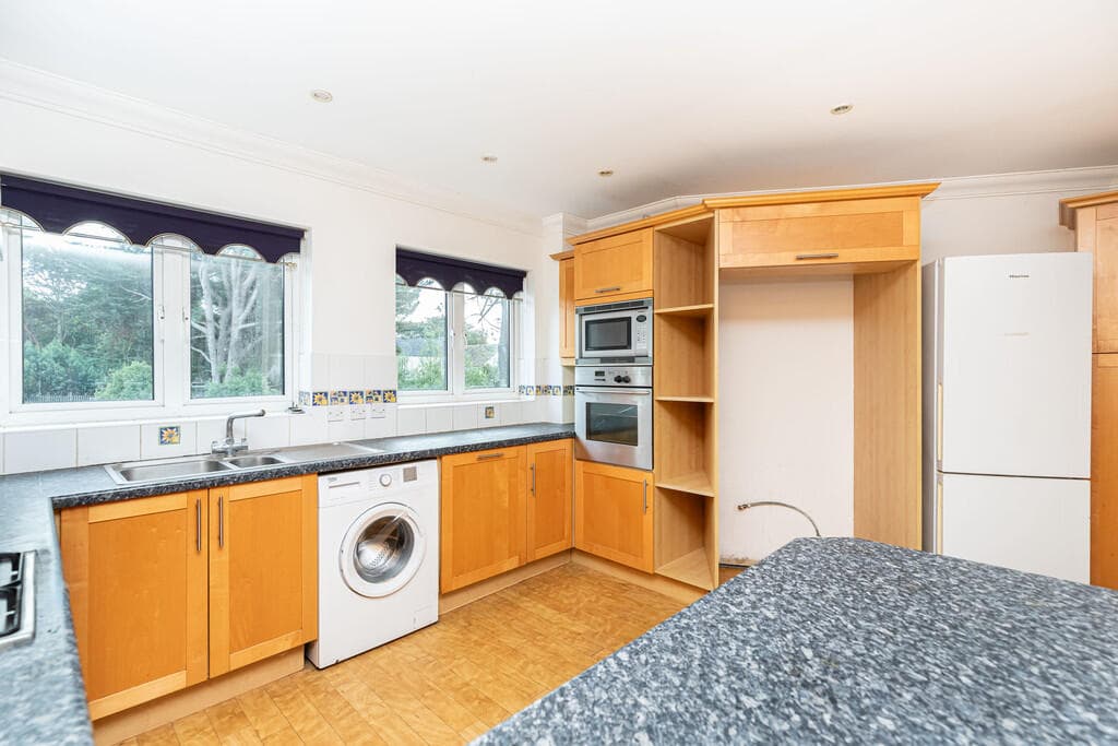 Panorama Road, Sandbanks - Image 6