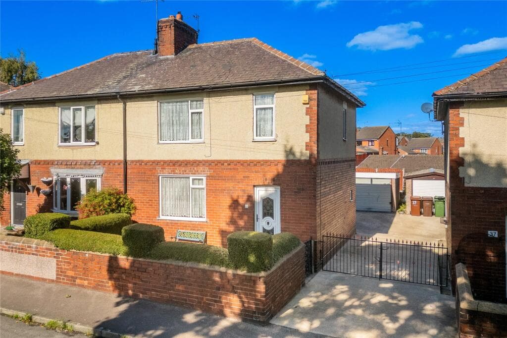 Grove Lane, Hemsworth, Pontefract, West Yorkshire, WF9 - Image 1