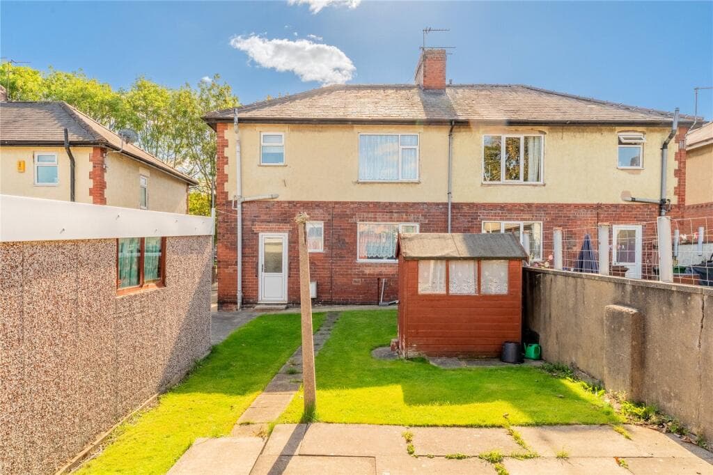 Grove Lane, Hemsworth, Pontefract, West Yorkshire, WF9 - Image 2