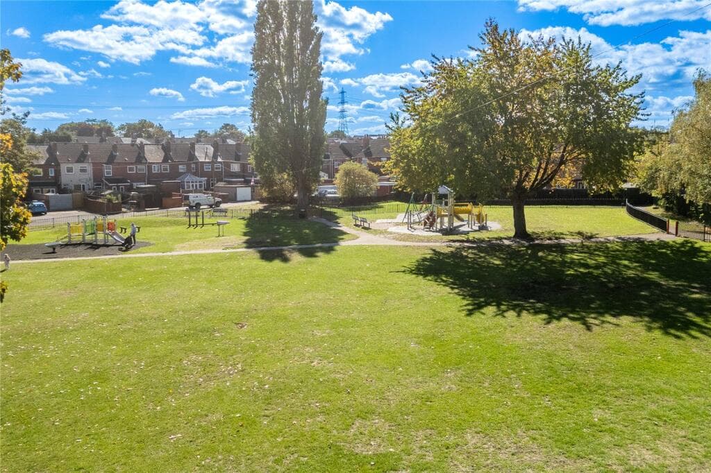 Grove Lane, Hemsworth, Pontefract, West Yorkshire, WF9 - Image 3