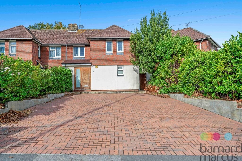 View property at Coppetts Close, London
