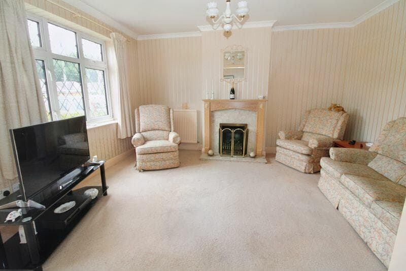 Park Lane, Hazlemere - Image 2