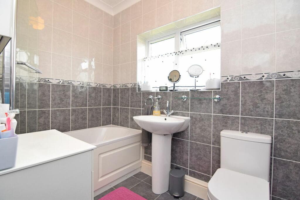 Grimston Road, South Wootton - Image 10