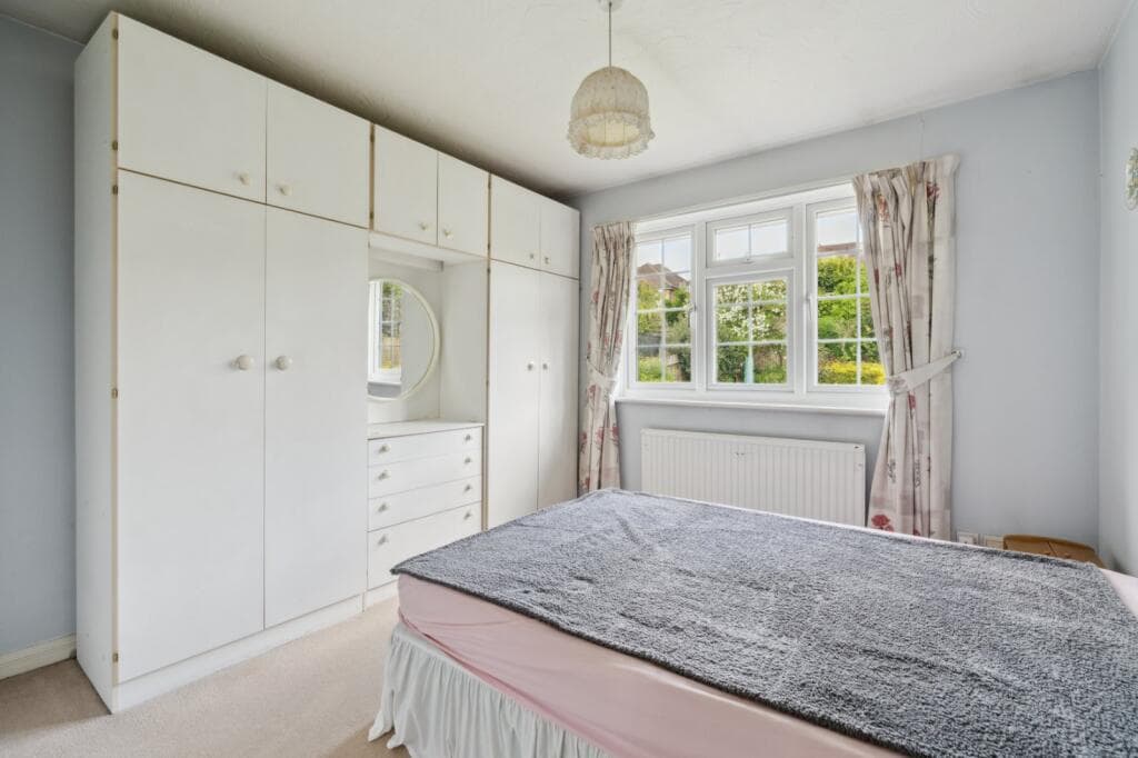 Deanacre Close, Chalfont St. Peter, Buckinghamshire, SL9 - Image 11