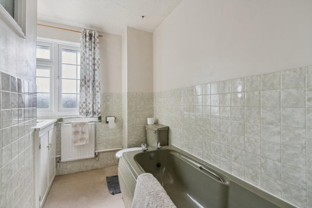 Deanacre Close, Chalfont St. Peter, Buckinghamshire, SL9 - Image 8