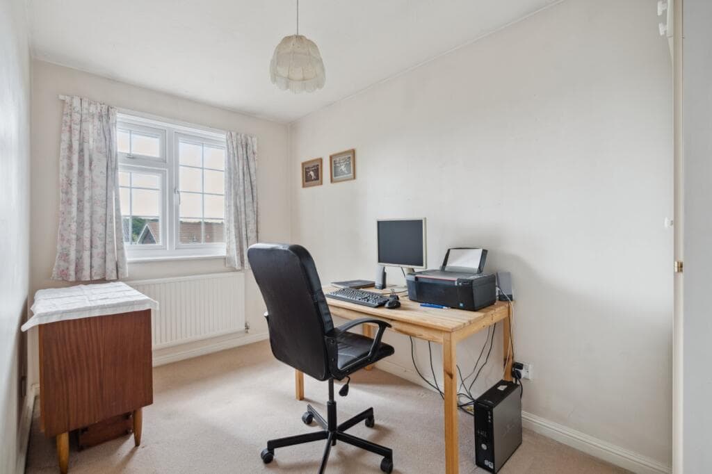 Deanacre Close, Chalfont St. Peter, Buckinghamshire, SL9 - Image 9