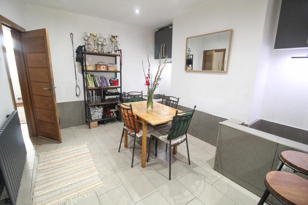 Compstall Road, Marple Bridge - Image 4
