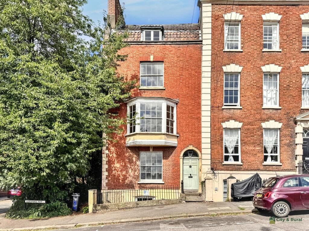 View property at 1 Albermarle Row, Cliftonwood, Bristol BS8 4LY
