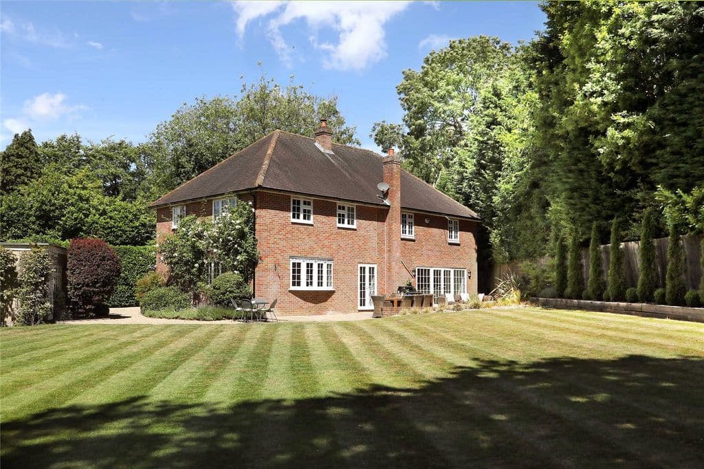 Manor Road, Penn, Buckinghamshire HP10 - Image 3
