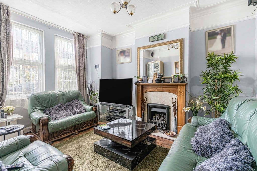 Burlington Road, Thornton Heath CR7 - Image 2