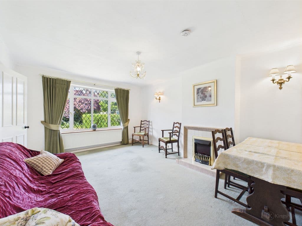 Chapel Hill, Speen HP27 - Image 2