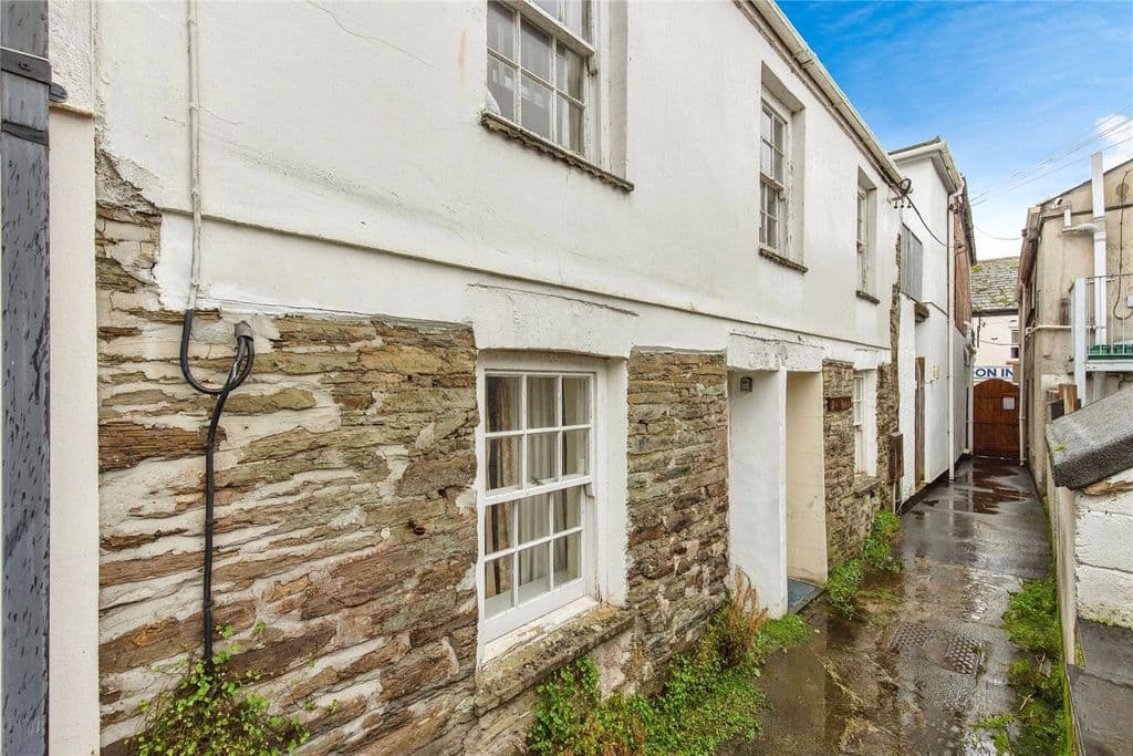 View property at Lanadwell Street, Padstow, Cornwall PL28
