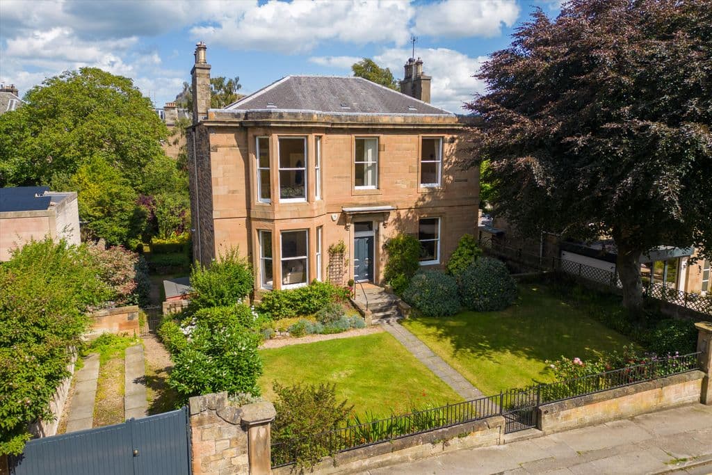 View property at Lauder Road, Edinburgh EH9