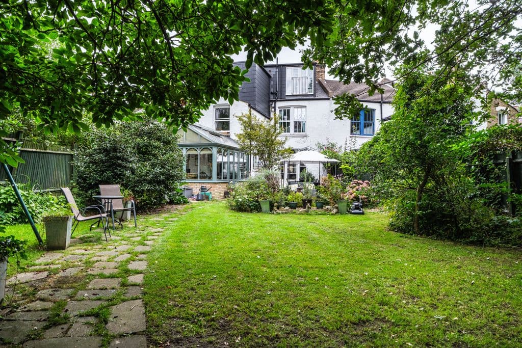 Listria Park, Stoke Newington N16 - Image 2