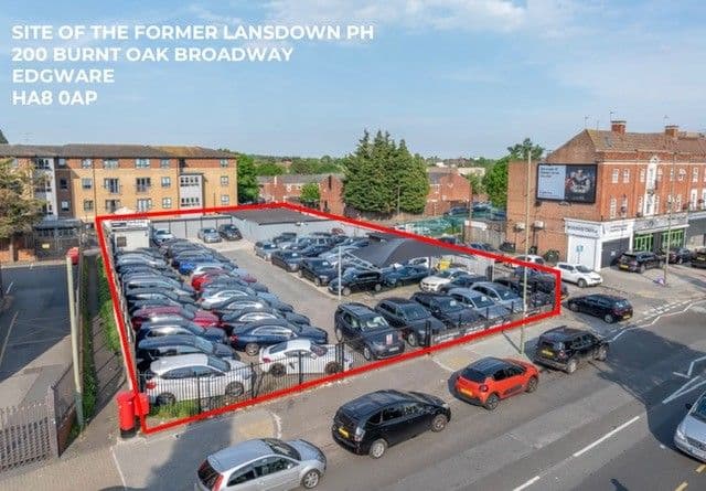 View property at 200 Burnt Oak, Broadway, Edgware, London HA8