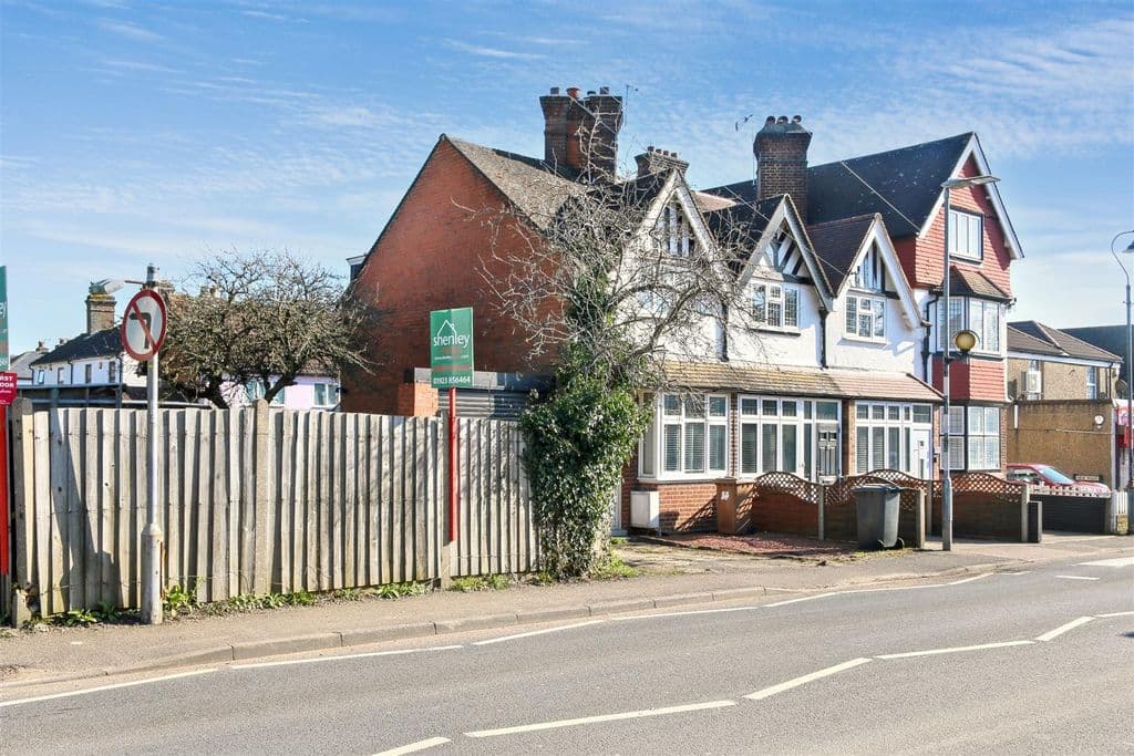 View property at London Road, Shenley WD7