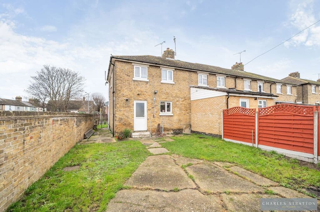 Dacre Avenue, Aveley, South Ockendon RM15 - Image 3