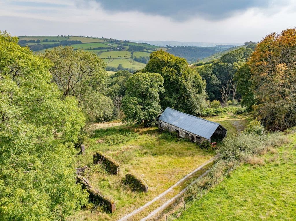 View property at Llansawel, Llandeilo SA19