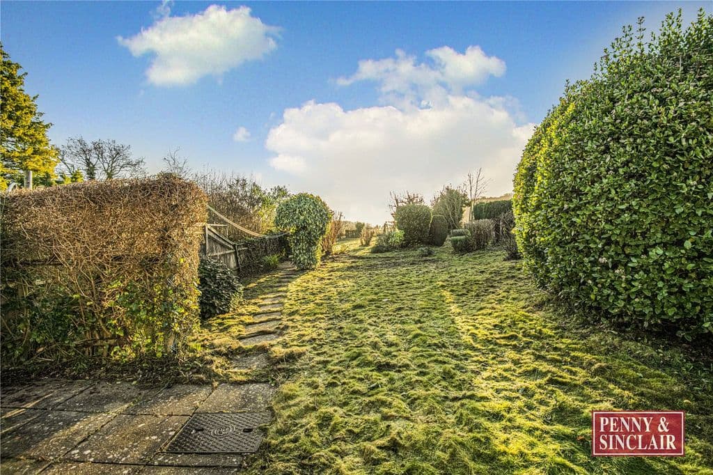 Square Close, Turville RG9 - Image 11