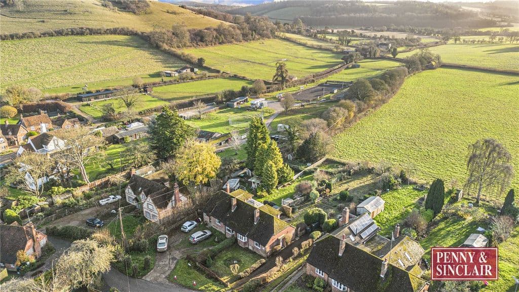 Square Close, Turville RG9 - Image 2