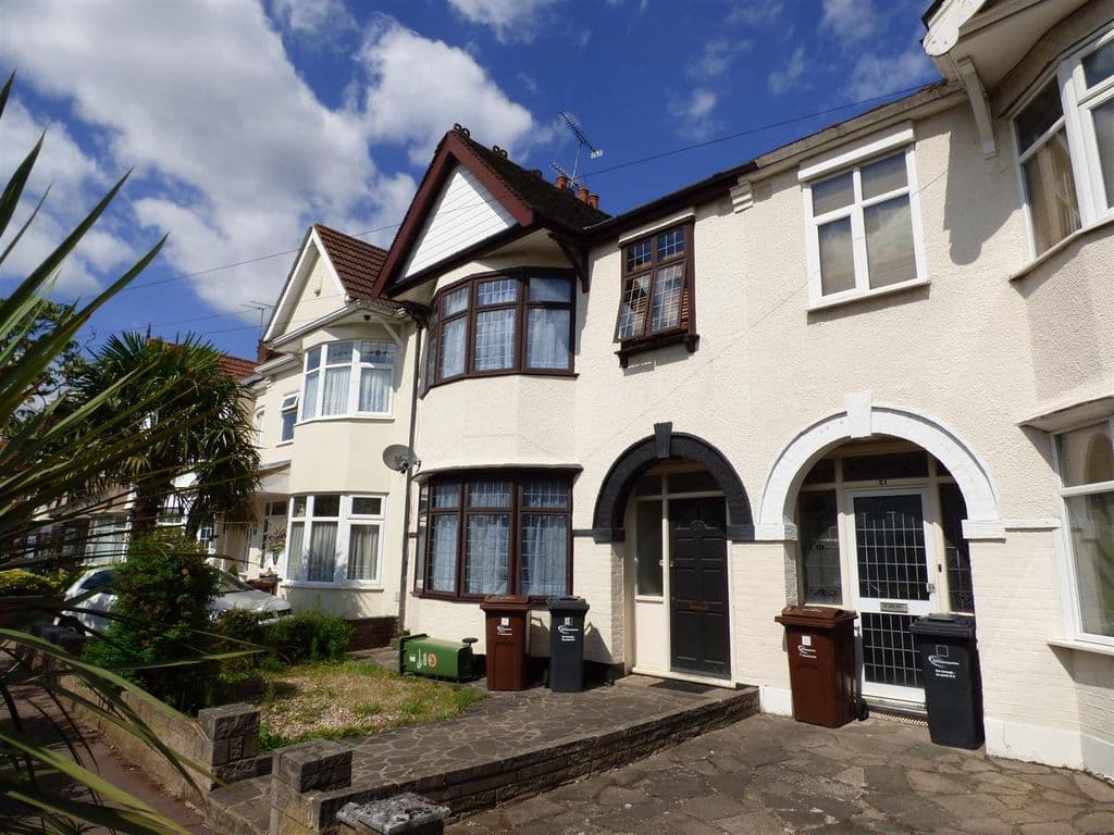 Shirley Gardens, Barking IG11 - Image 10