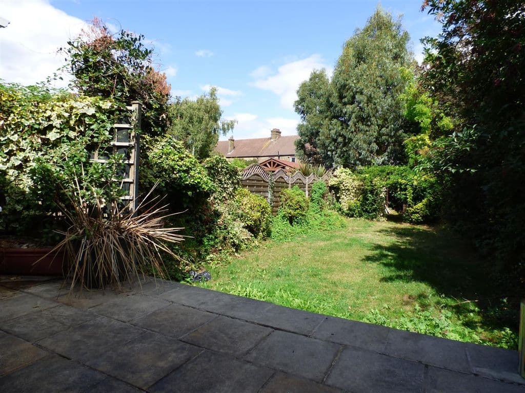 Shirley Gardens, Barking IG11 - Image 3
