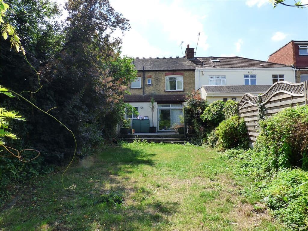 Shirley Gardens, Barking IG11 - Image 6