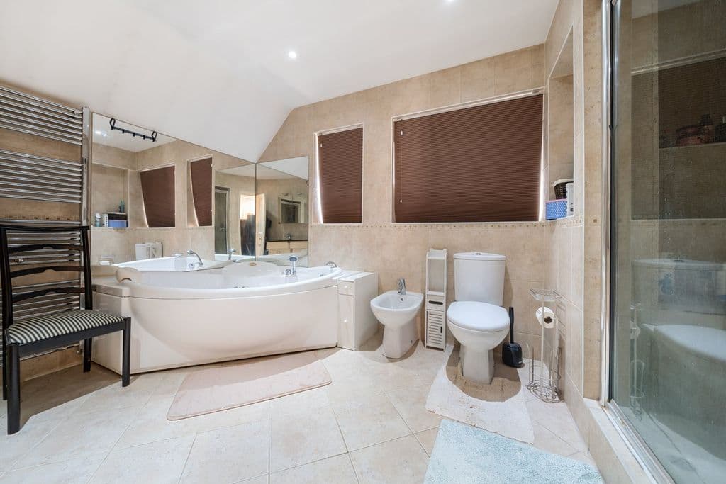 Wood Lane, Iver Heath, Iver, Buckinghamshire SL0 - Image 7