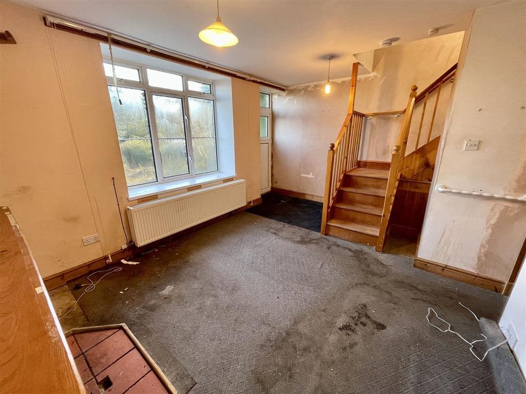 Pantllyn Terrace, Llandybie SA18 - Image 2