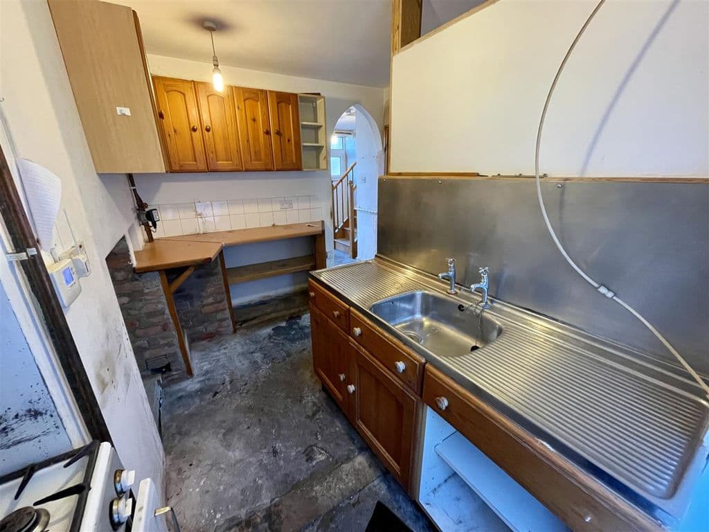 Pantllyn Terrace, Llandybie SA18 - Image 3