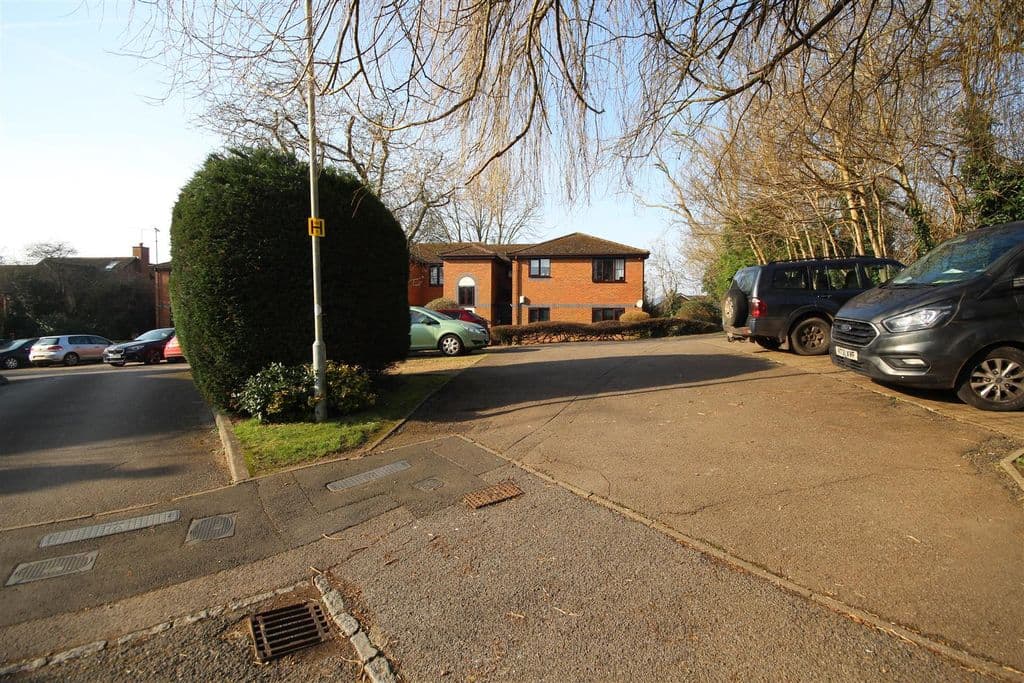St. Michaels Court, Ruscombe, Reading RG10 - Image 3