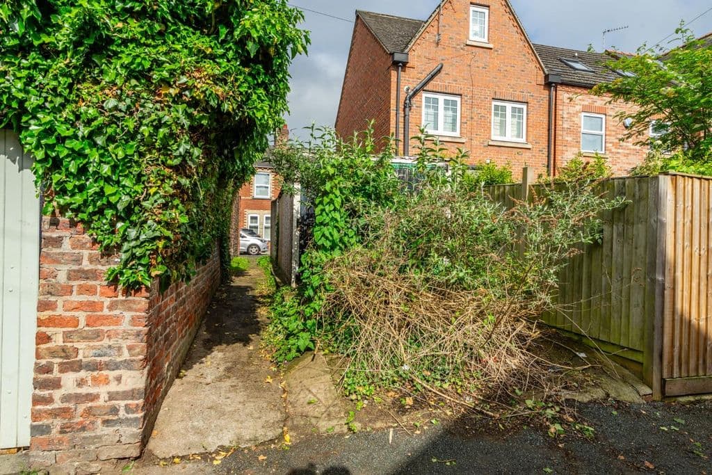 Curzon Terrace, York YO23 - Image 2