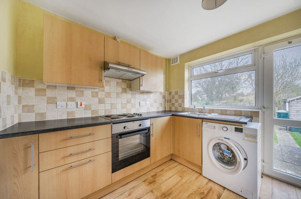 Queens Crescent, Stoke-Sub-Hamdon, Somerset TA14 - Image 2