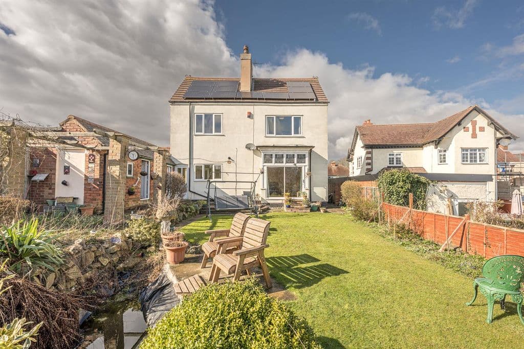 View property at Siviters Lane, Rowley Regis B65