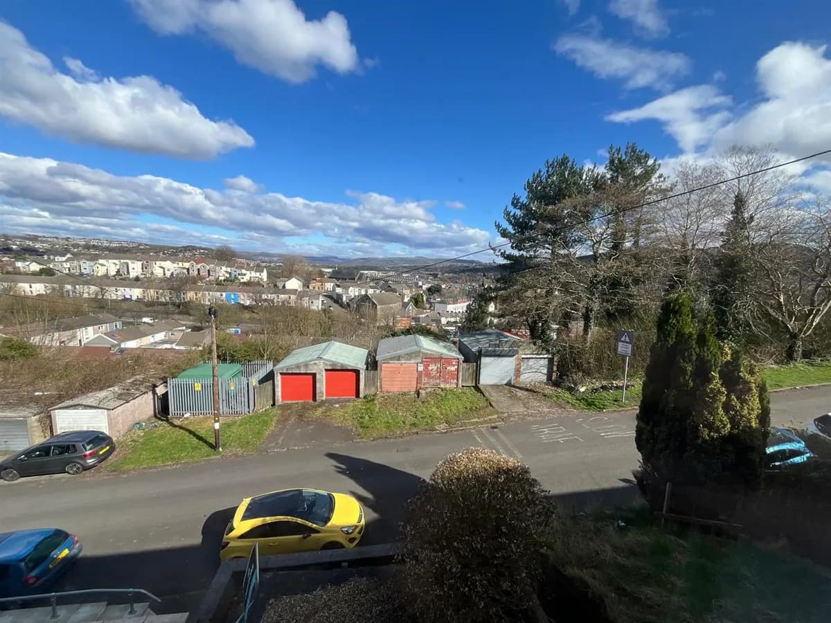 View property at Wheatfield Terrace, Waun Wen, Swansea SA1