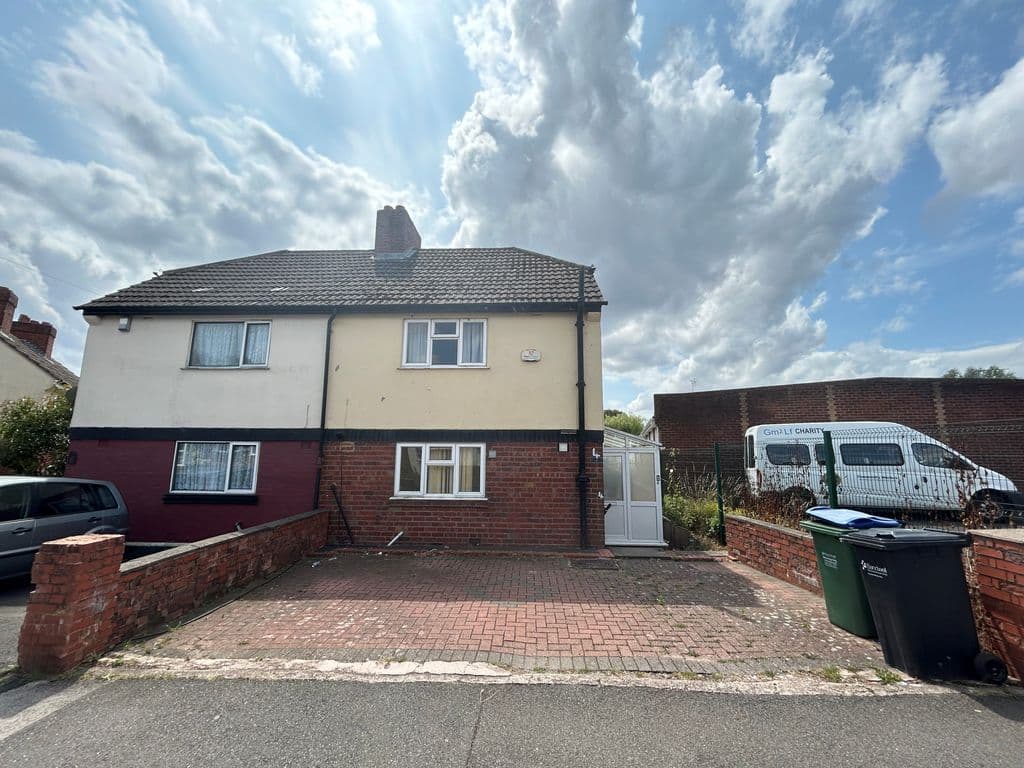 Hawfield Road, Tividale B69 - Image 2